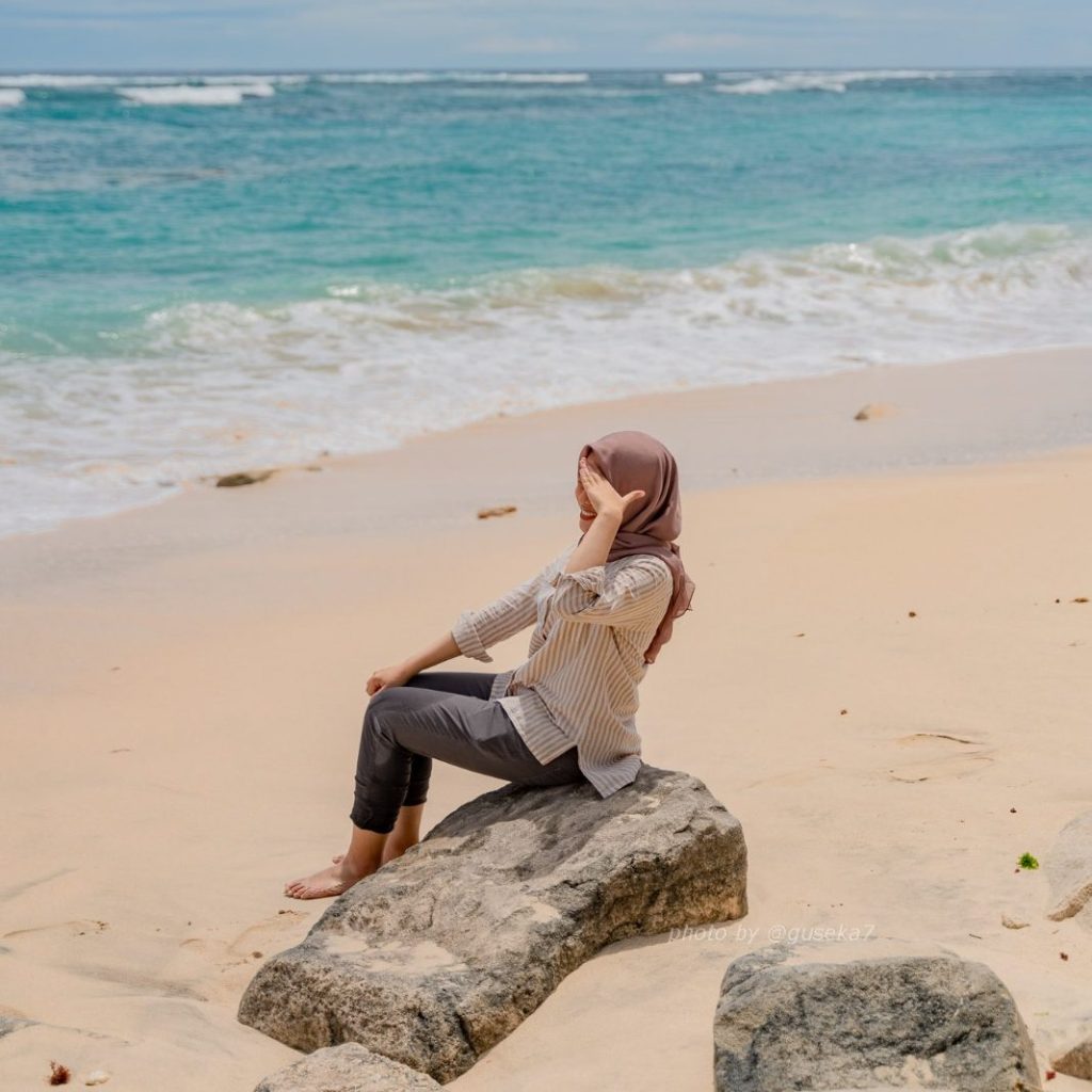 pantai melasti bali , pantai pandawa , uluwatu