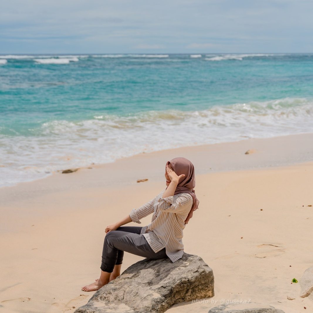pantai melasti bali , pantai pandawa , uluwatu